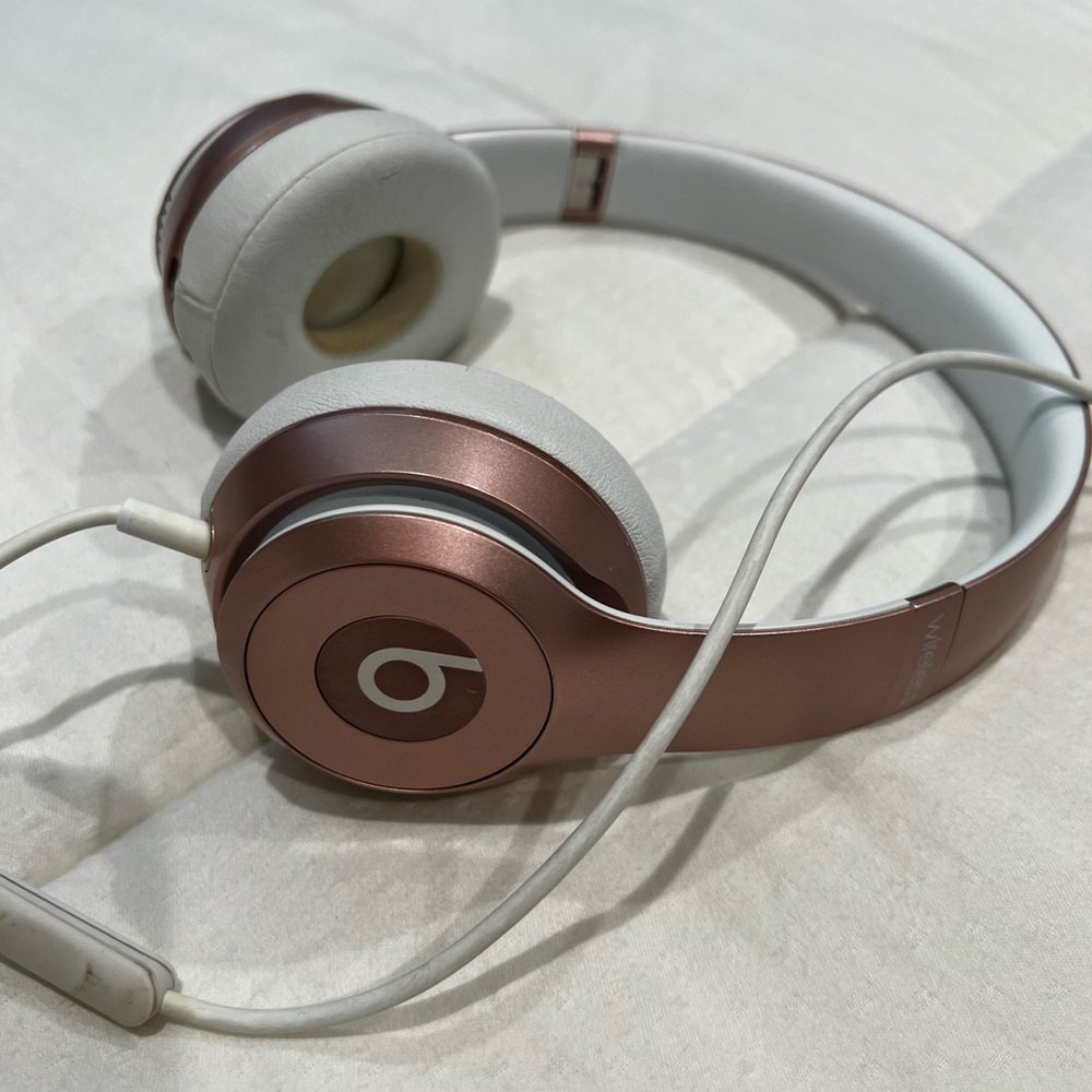 Beats wireless solo